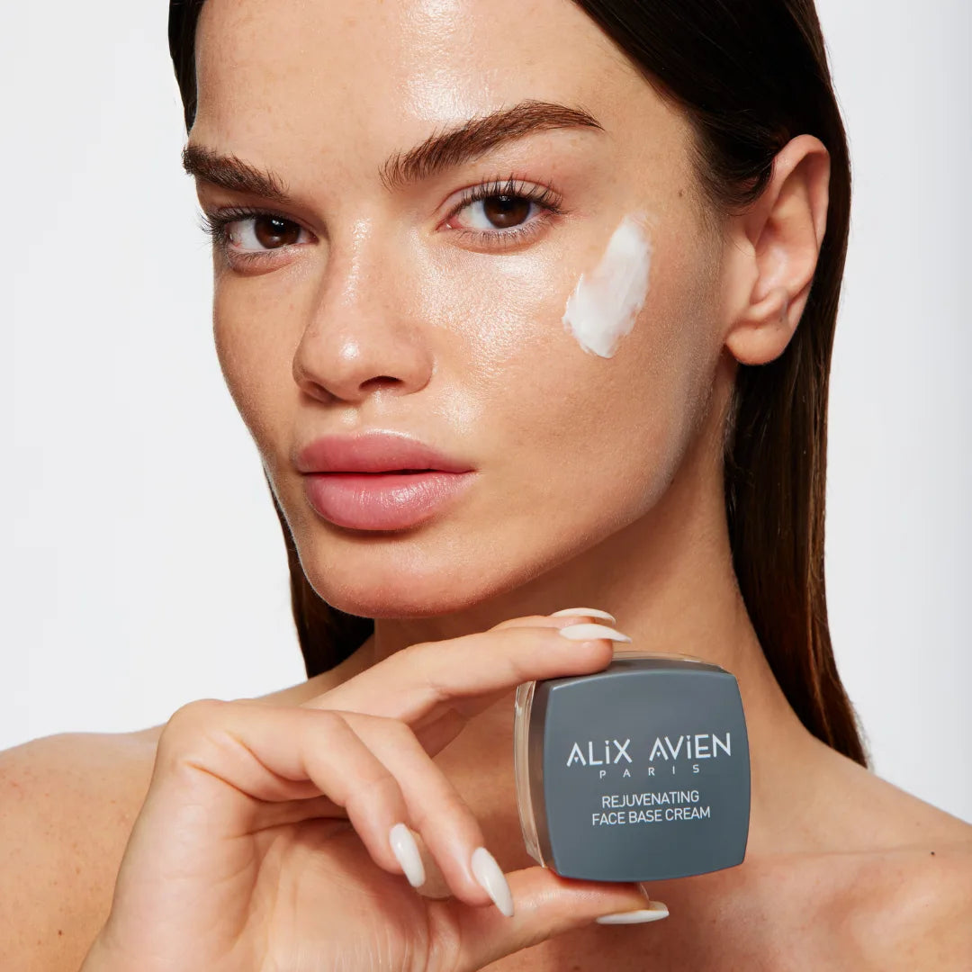 Makiažo bazė REJUVENATING FACE BASE CREAM 18 g