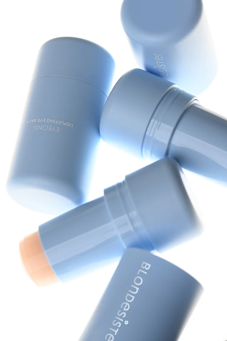 Paburkimą mažinantis paakių pieštukas "Eyecing Depuffing Eye Balm", 7 ml