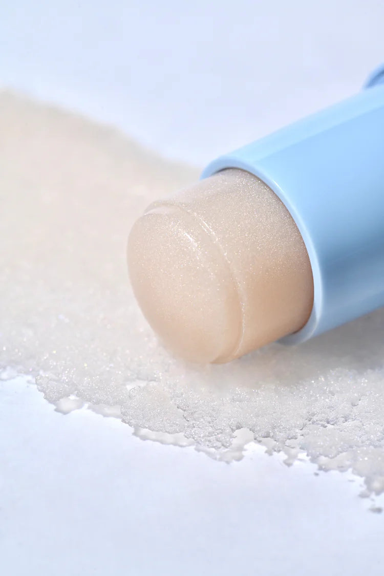 Paburkimą mažinantis paakių pieštukas "Eyecing Depuffing Eye Balm", 7 ml